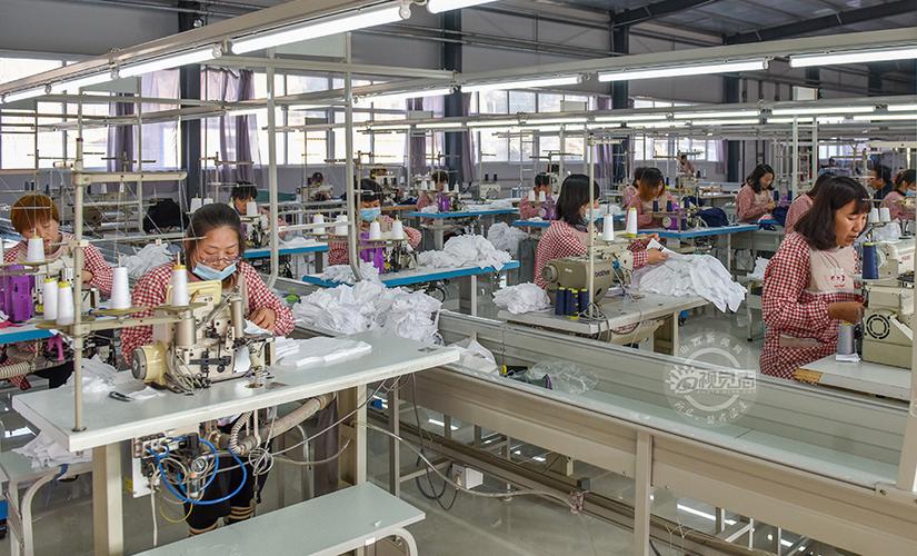 服装加工厂撑起脱贫就业梦